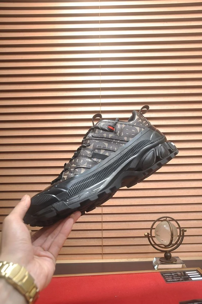 Thermal Burberry Low Shoes 17212