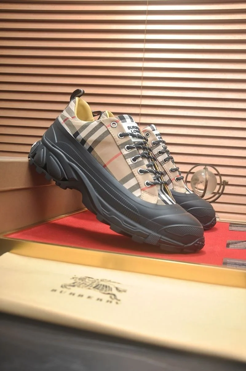 Burberry Low Shoes Popular 17156