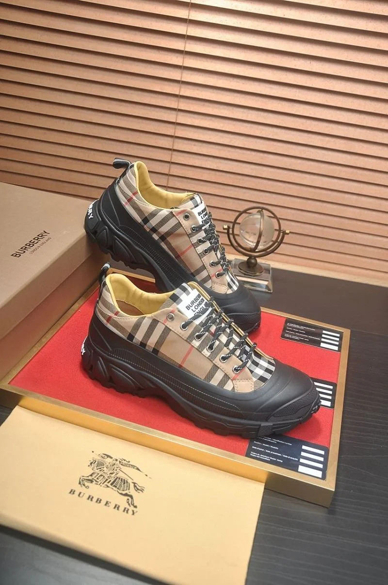 Burberry Low Shoes Popular 17156