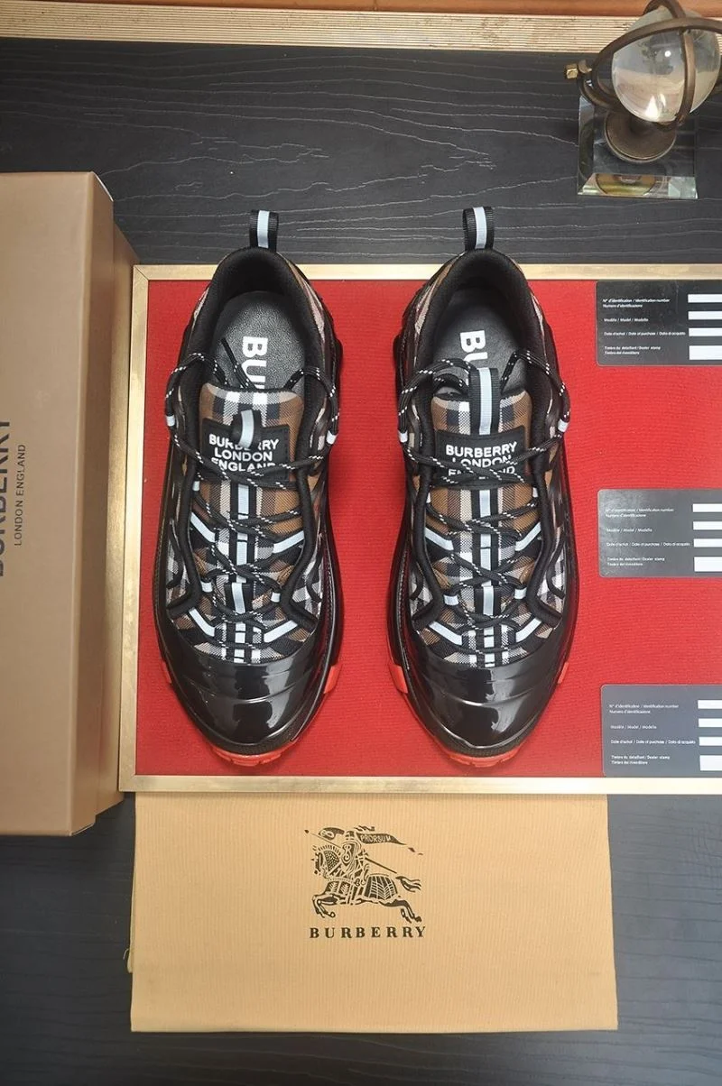 Attractive Burberry Low Shoes 17146