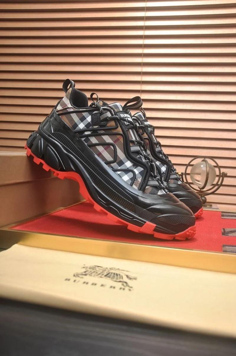 Attractive Burberry Low Shoes 17146
