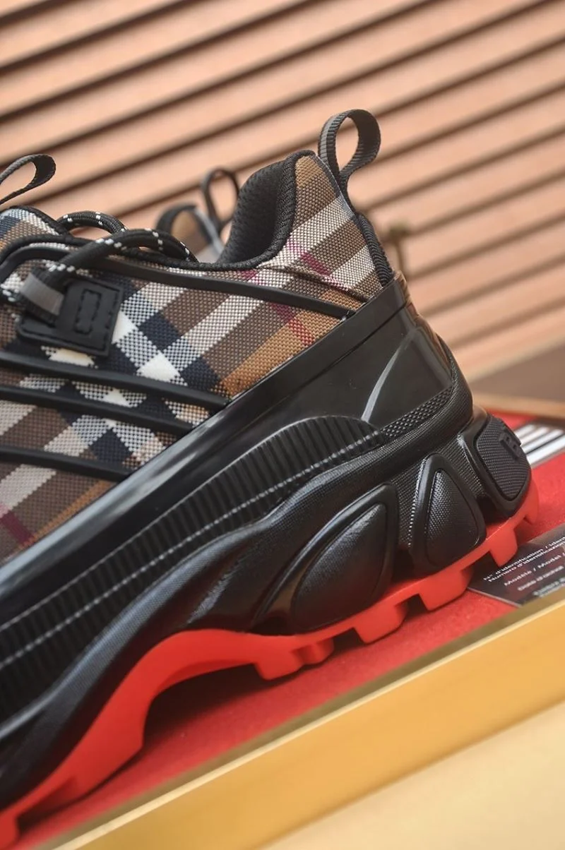 Attractive Burberry Low Shoes 17146