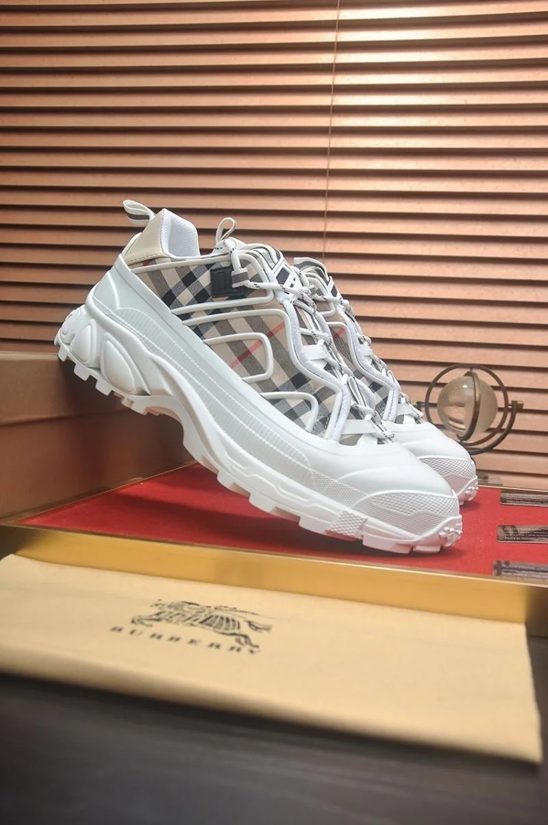 Burberry Low Shoes Contemporary 17145