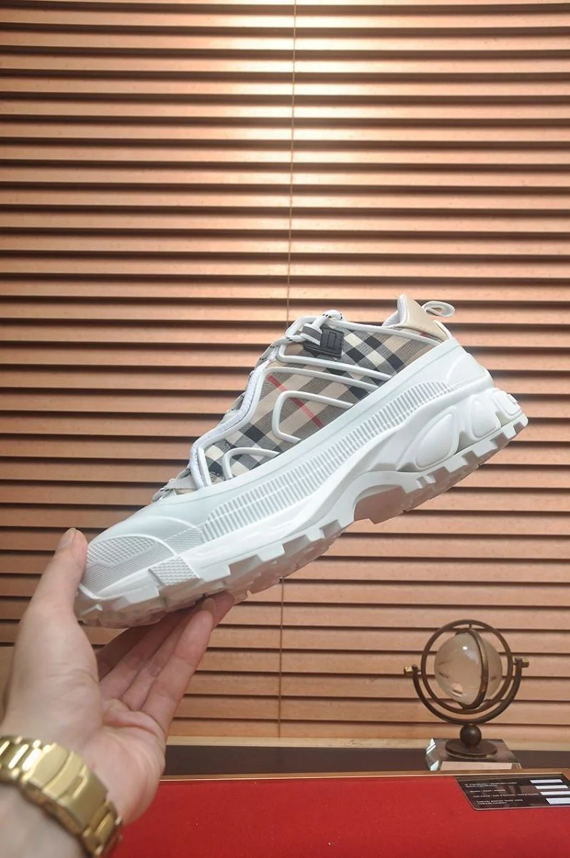 Burberry Low Shoes Contemporary 17145