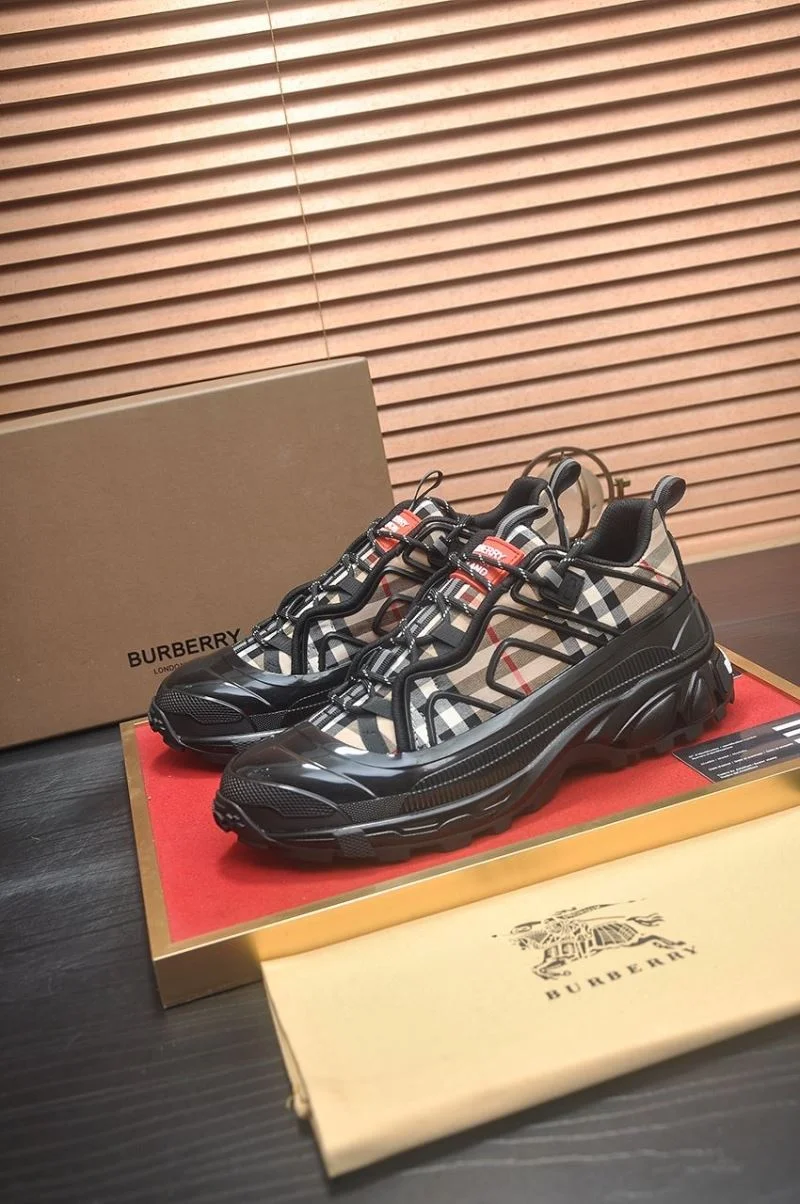 EyeCatching Burberry Low Shoes 17160