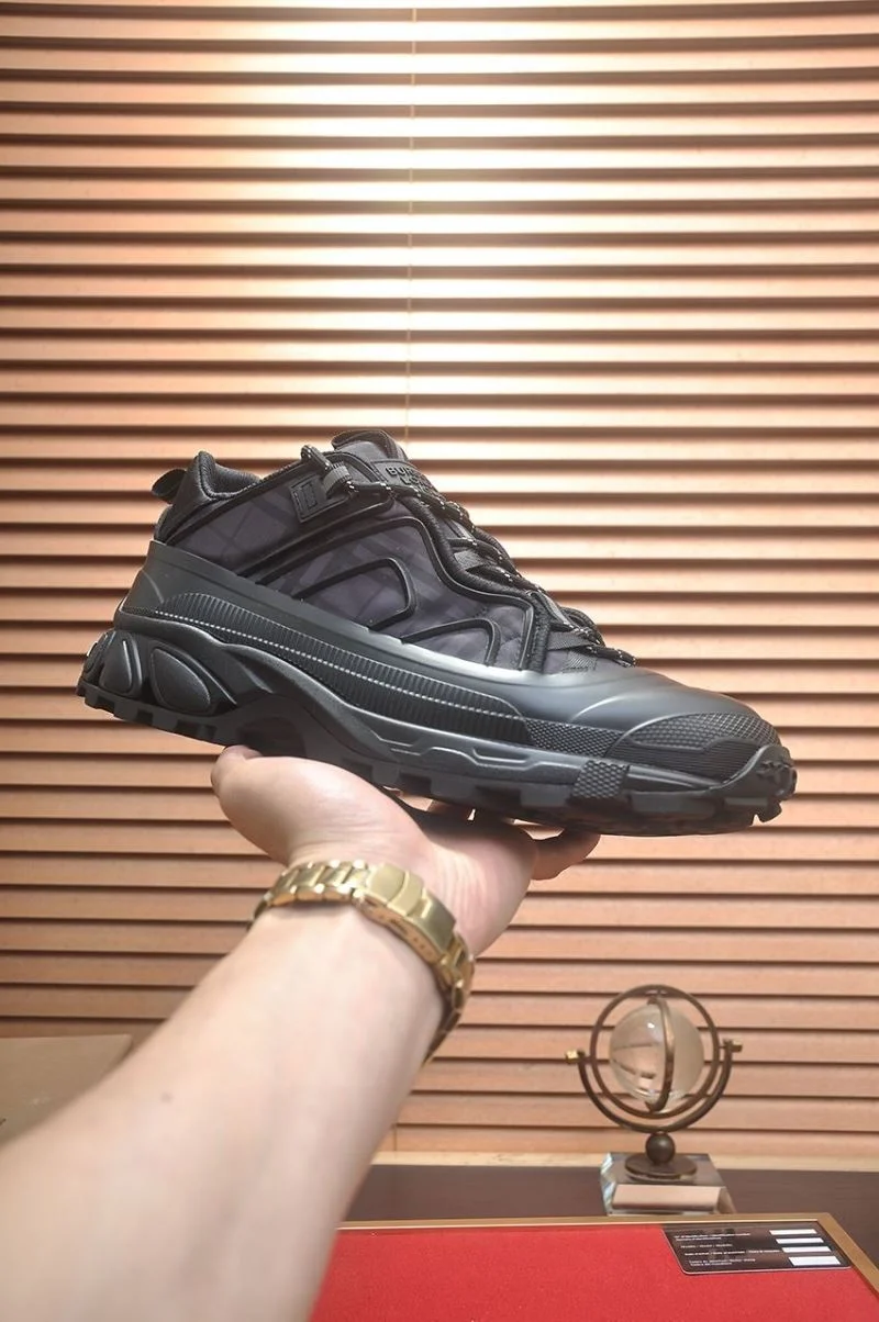Burberry Low Shoes Contemporary 17174