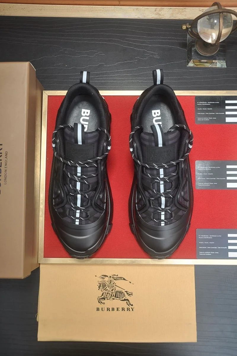 Burberry Low Shoes Contemporary 17174