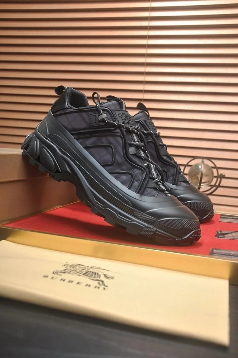 Burberry Low Shoes Contemporary 17174
