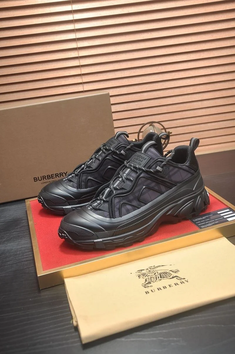 Burberry Low Shoes Contemporary 17174