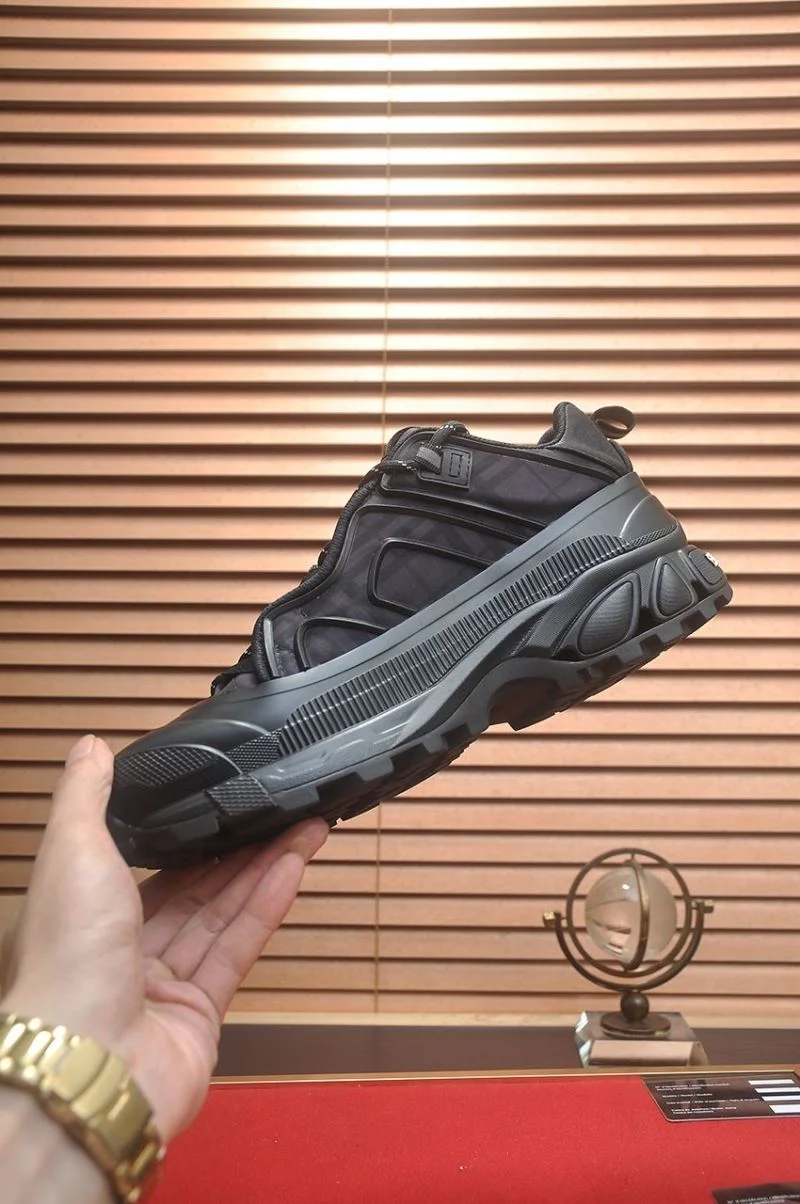 Burberry Low Shoes Contemporary 17174