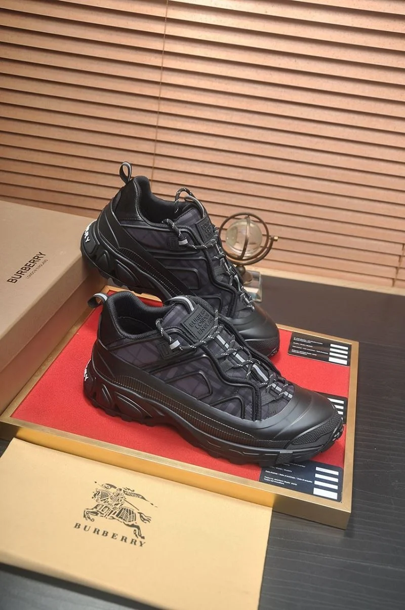 Burberry Low Shoes Contemporary 17174