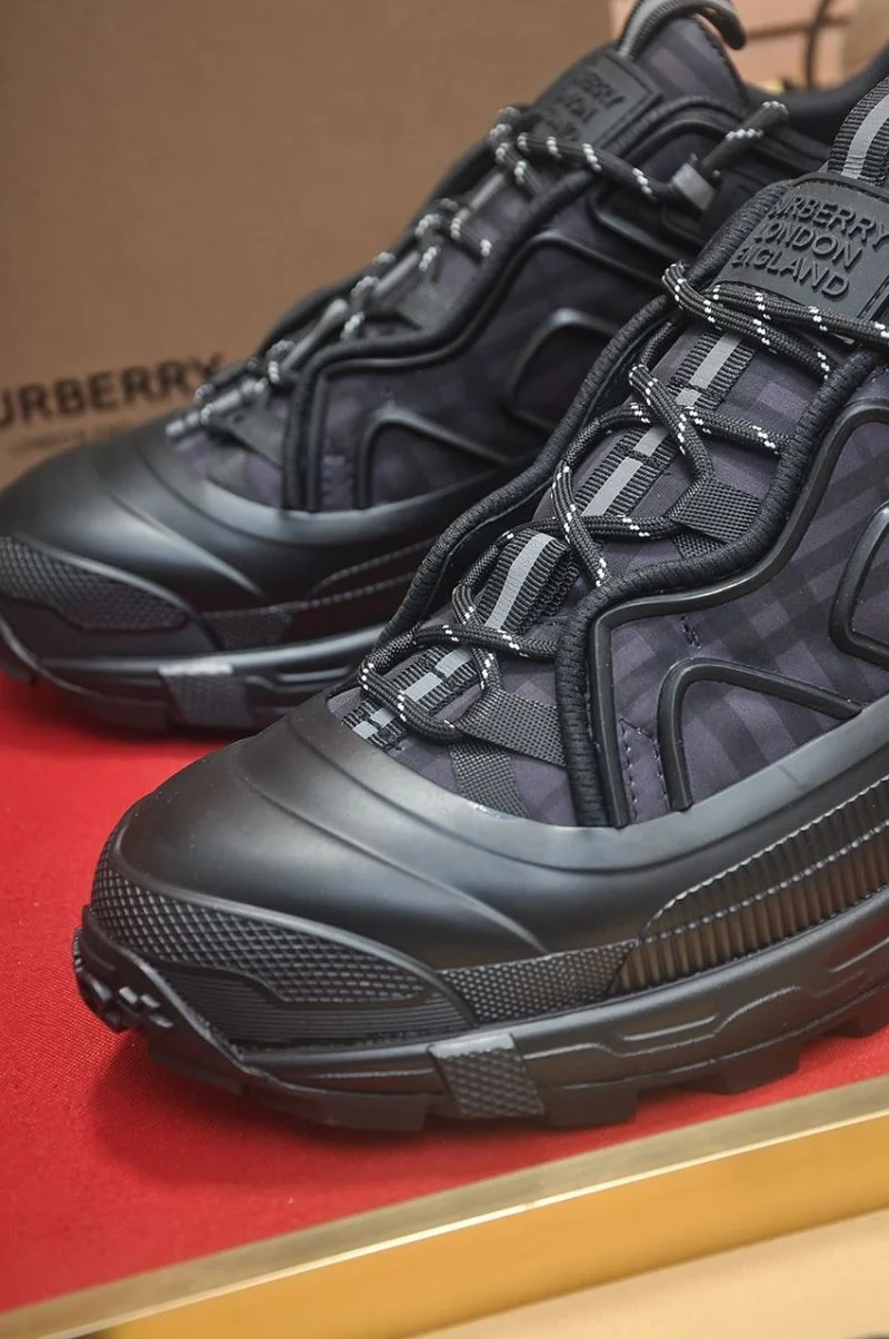 Burberry Low Shoes Contemporary 17174