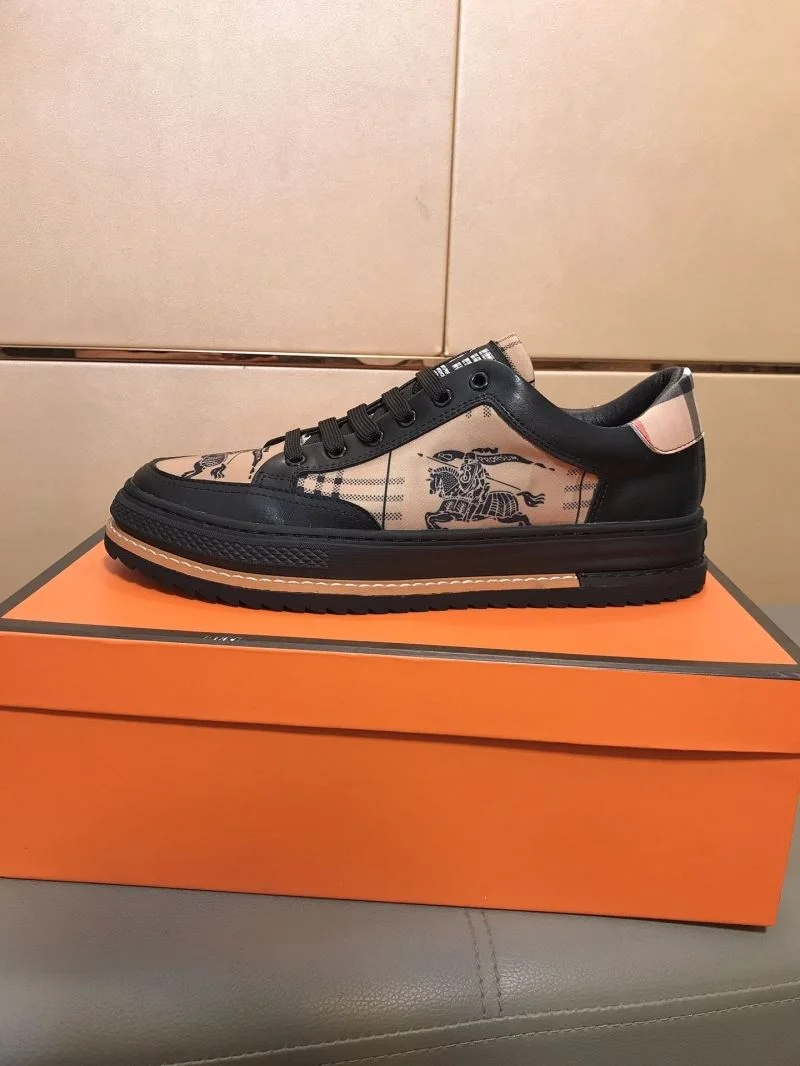 Flexible Burberry Low Shoes 17143