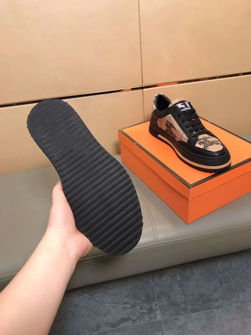 Flexible Burberry Low Shoes 17143