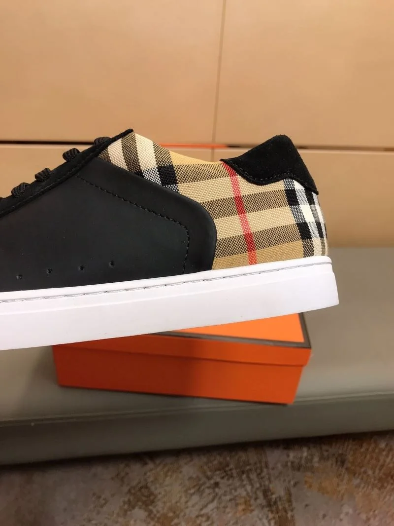 WeatherProof Burberry Low Shoes 17150