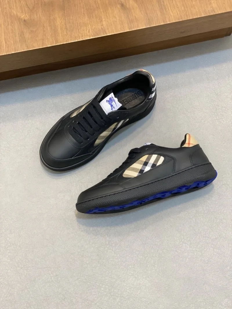 Burberry Low Shoes ZipUp 17142