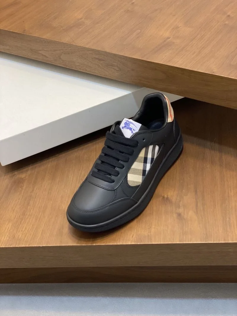 Burberry Low Shoes ZipUp 17142