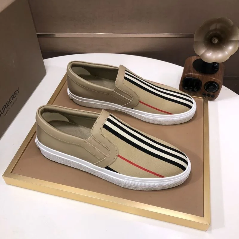 Burberry Low Shoes Sophisticated 17134