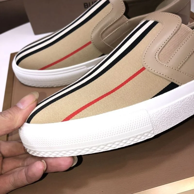 Burberry Low Shoes Sophisticated 17134