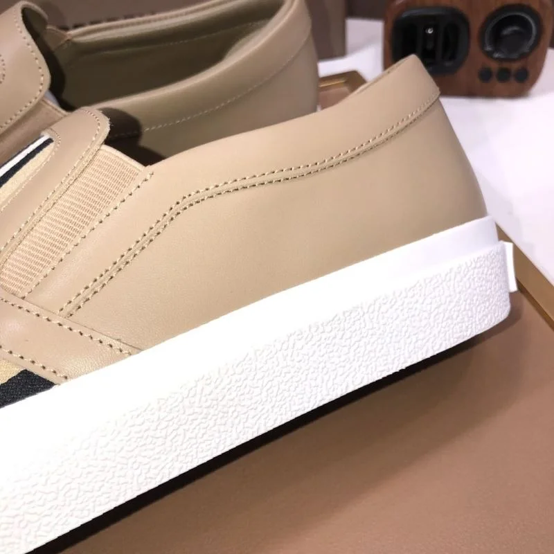 Burberry Low Shoes Sophisticated 17134