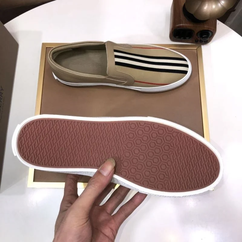 Burberry Low Shoes Sophisticated 17134