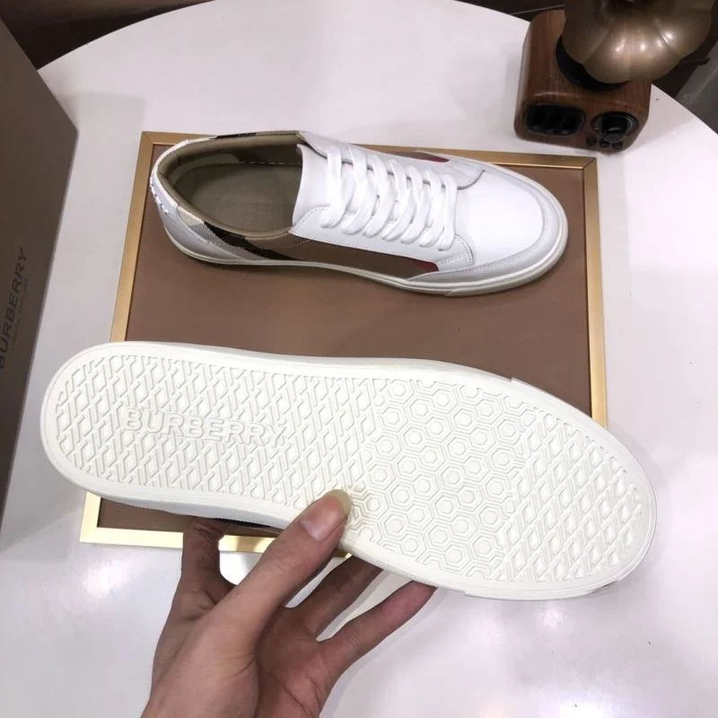 Burberry Low Shoes Minimalist 17196