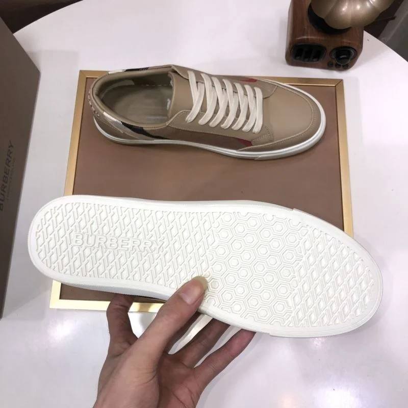EyeCatching Burberry Low Shoes 17141