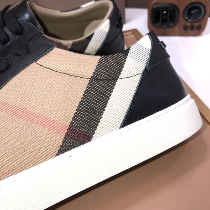 Burberry Low Shoes Modern 17140