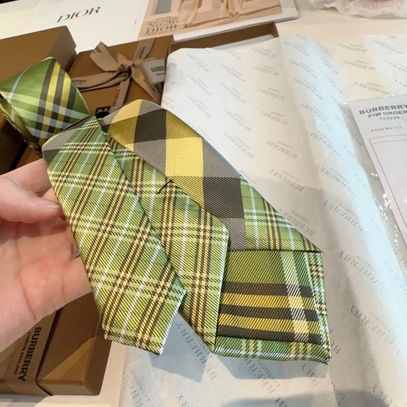 Burberry Neckties Bright 269040