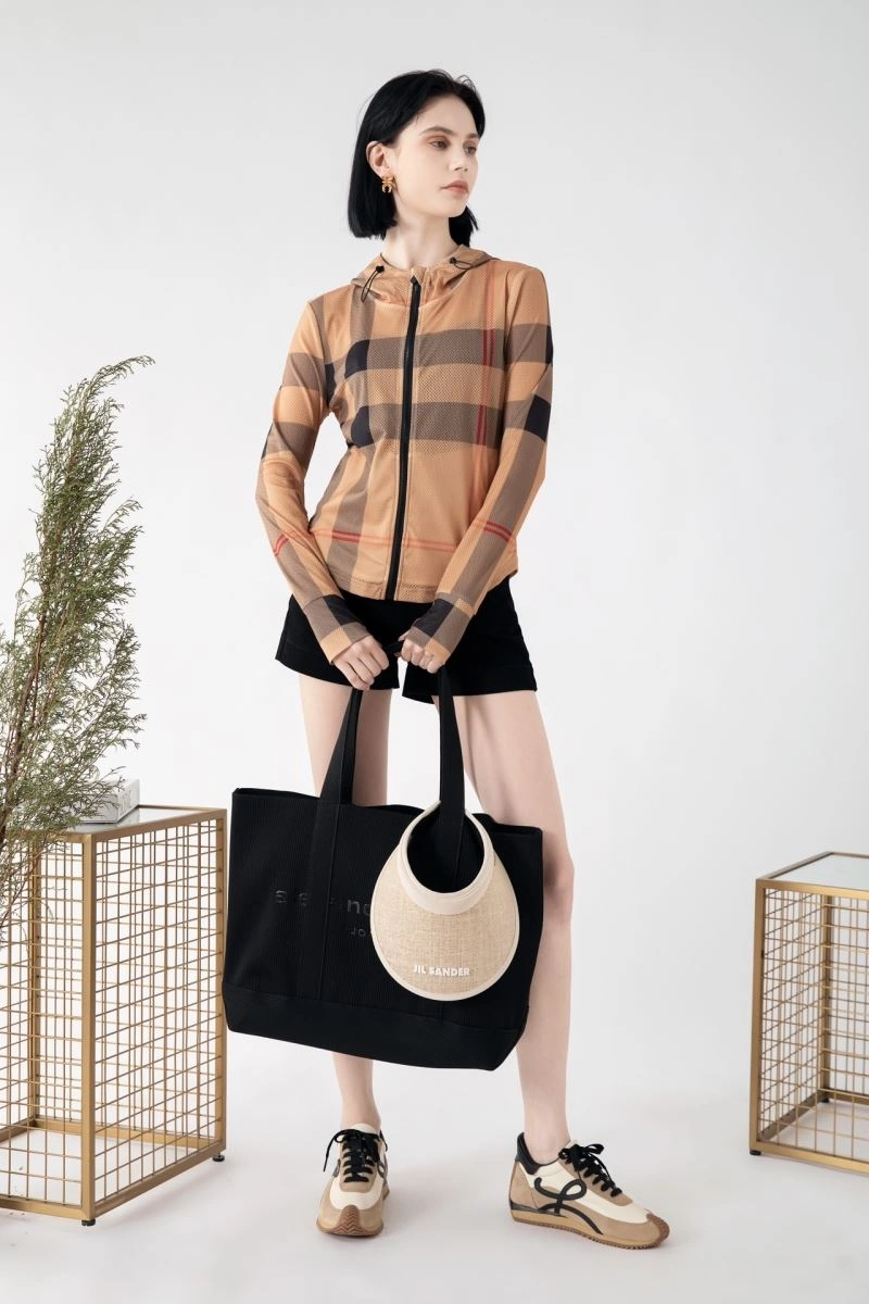 Burberry Outwear Chic 104718