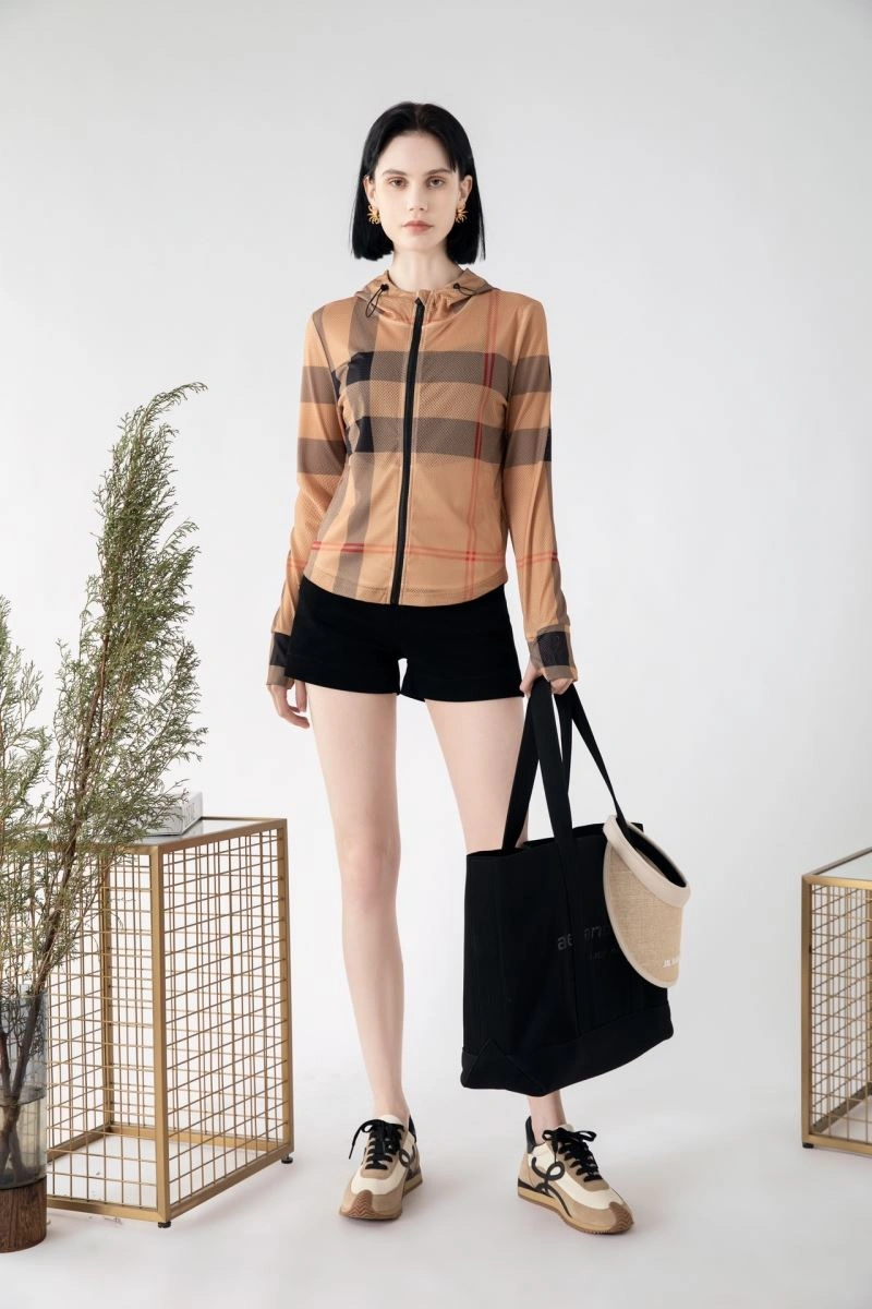 Burberry Outwear Chic 104718