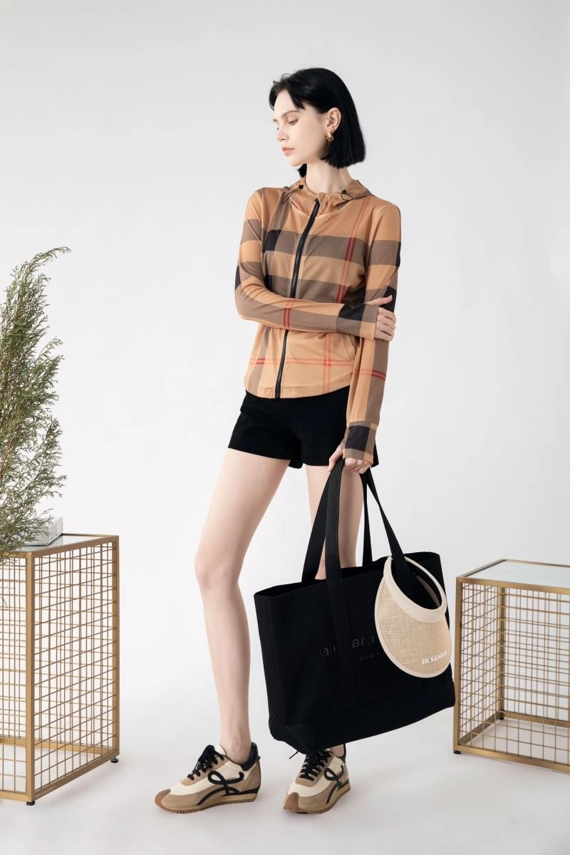 Burberry Outwear Chic 104718