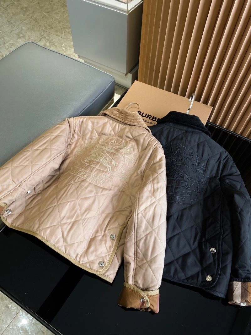 Burberry Outwear EasyMatch 104717