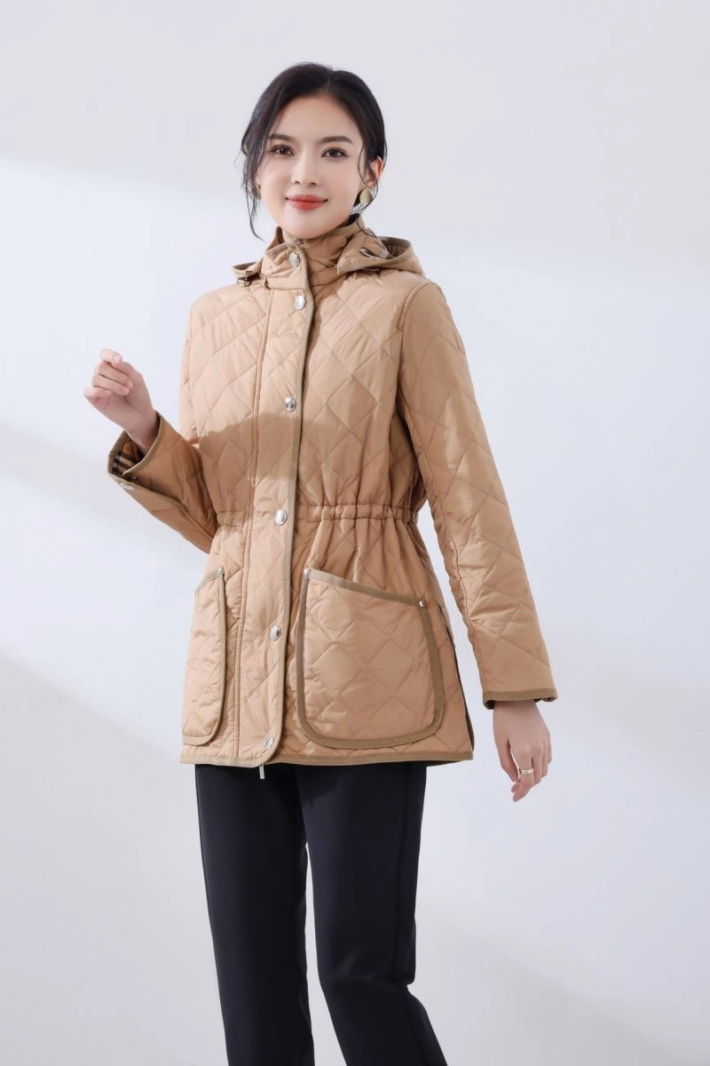 Lightweight Burberry Outwear 104743