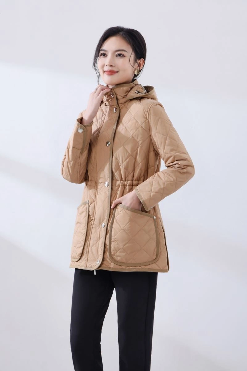 Lightweight Burberry Outwear 104743