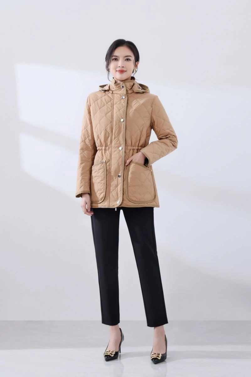Lightweight Burberry Outwear 104743
