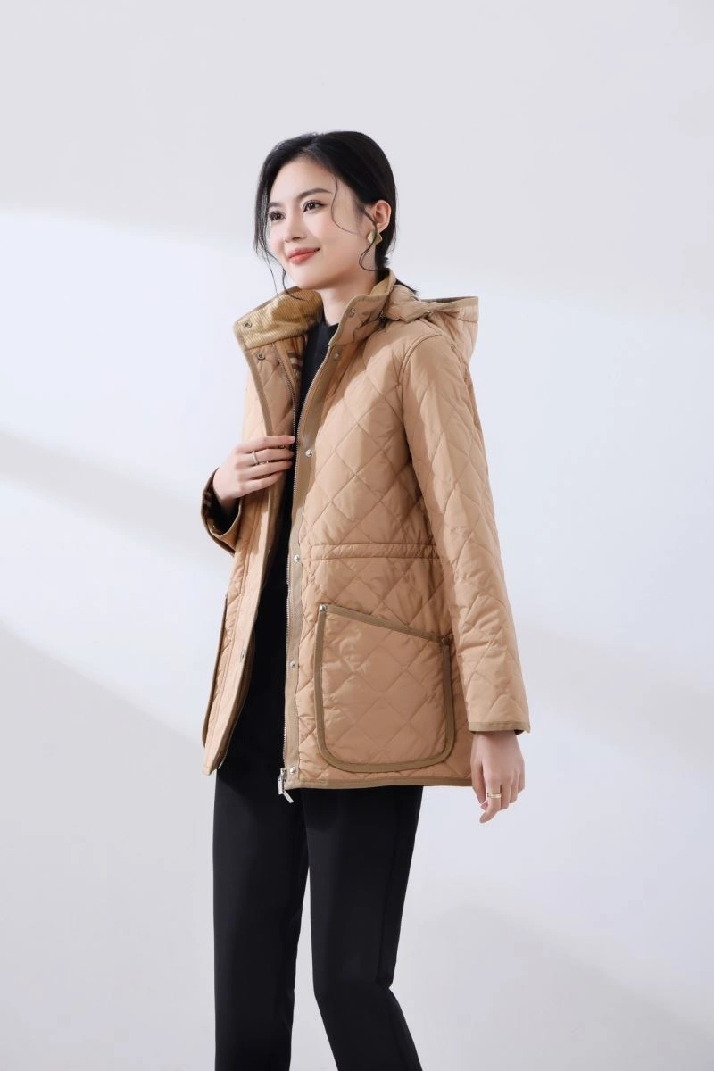 Lightweight Burberry Outwear 104743