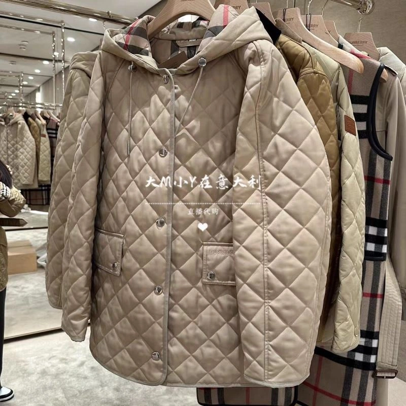 WaterResistant Burberry Outwear 104702