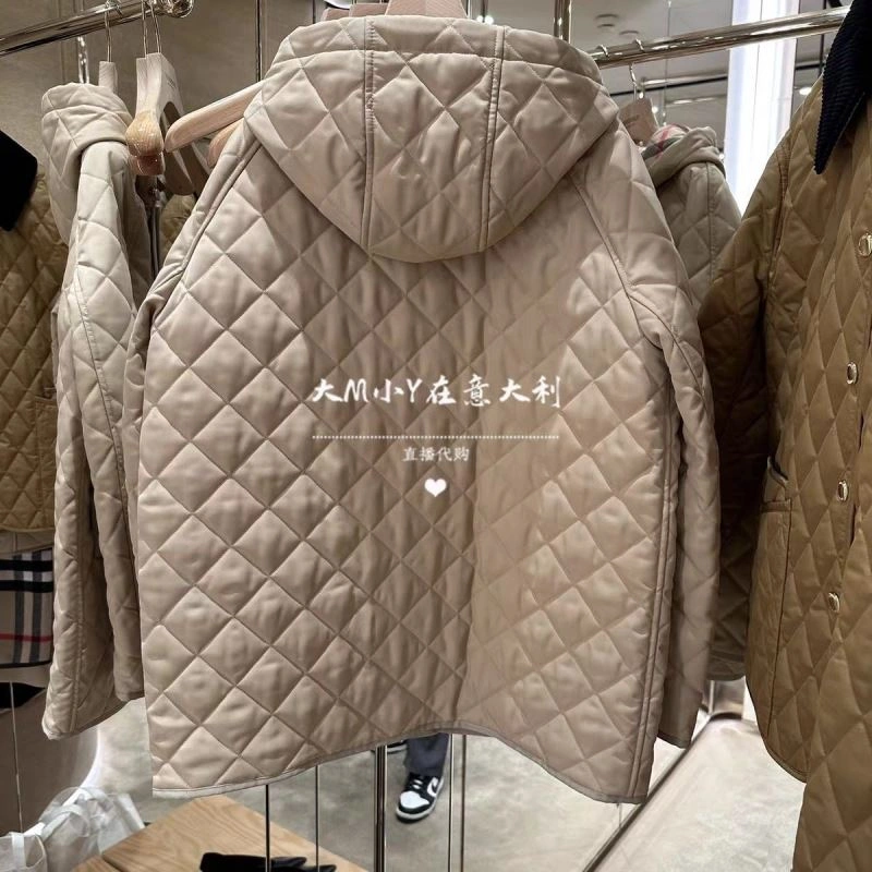 WaterResistant Burberry Outwear 104702