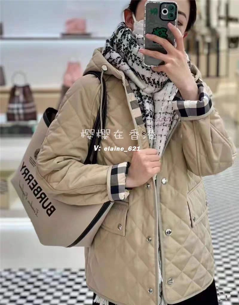 WaterResistant Burberry Outwear 104702