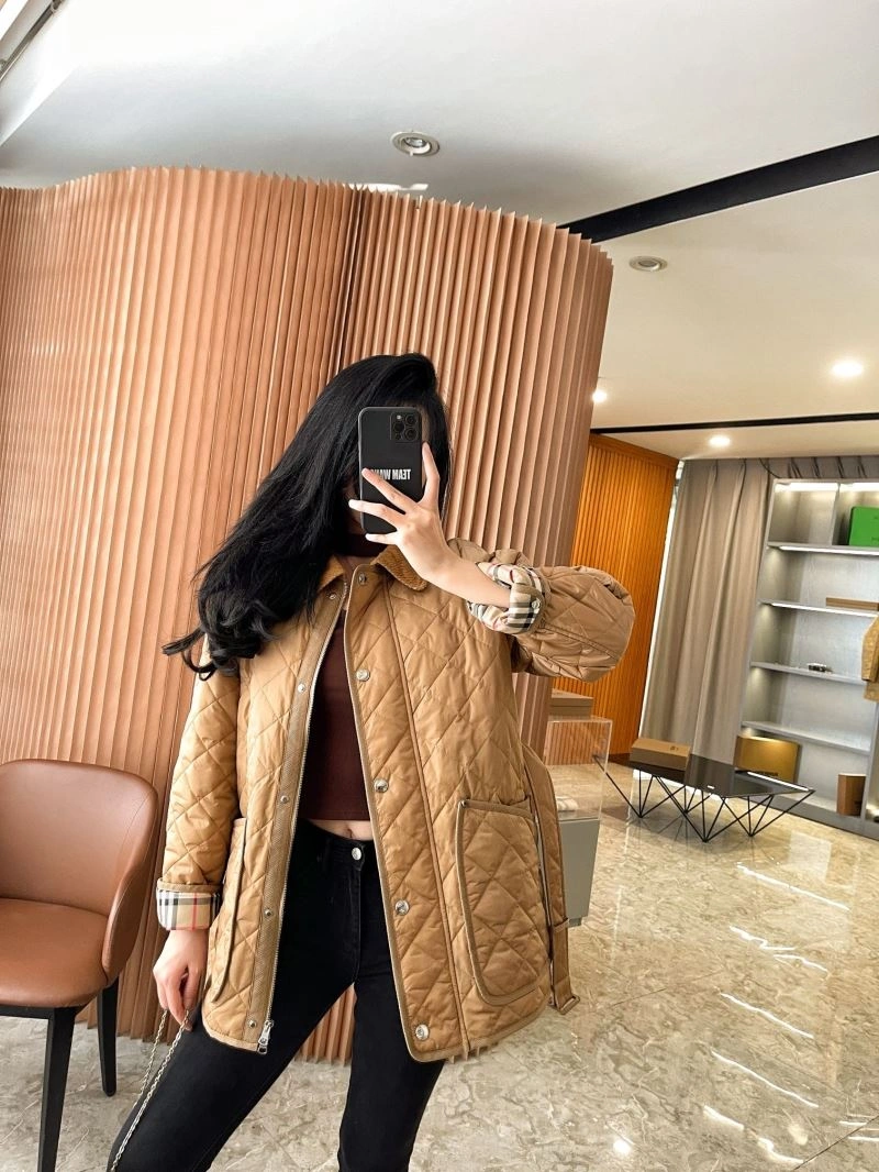Burberry Outwear Stretchable 104695