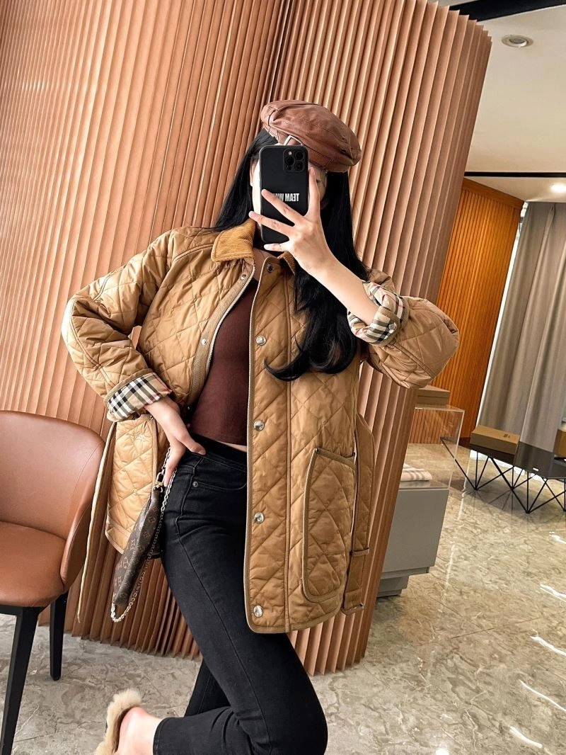 Burberry Outwear Stretchable 104695