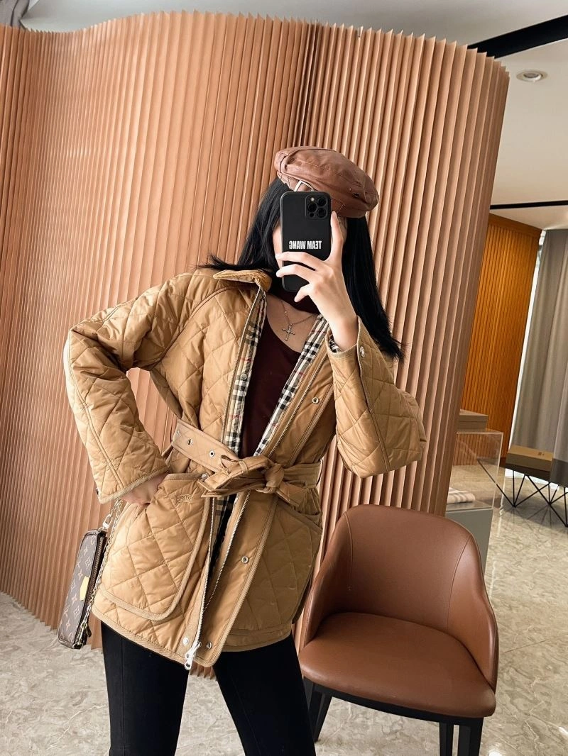 Burberry Outwear Stretchable 104695