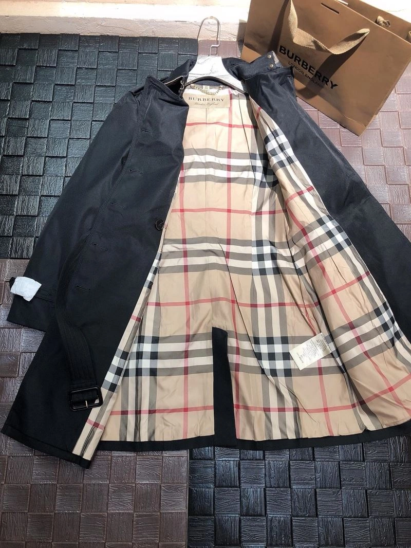 Elegant Burberry Outwear 104720
