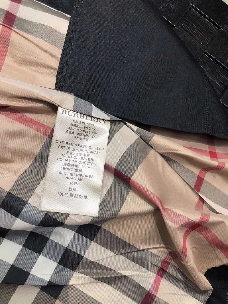 Elegant Burberry Outwear 104720