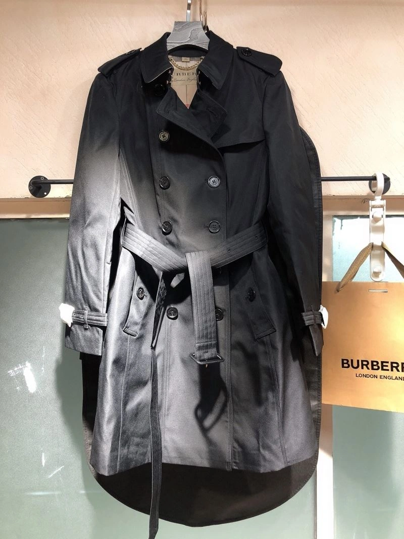 Elegant Burberry Outwear 104720