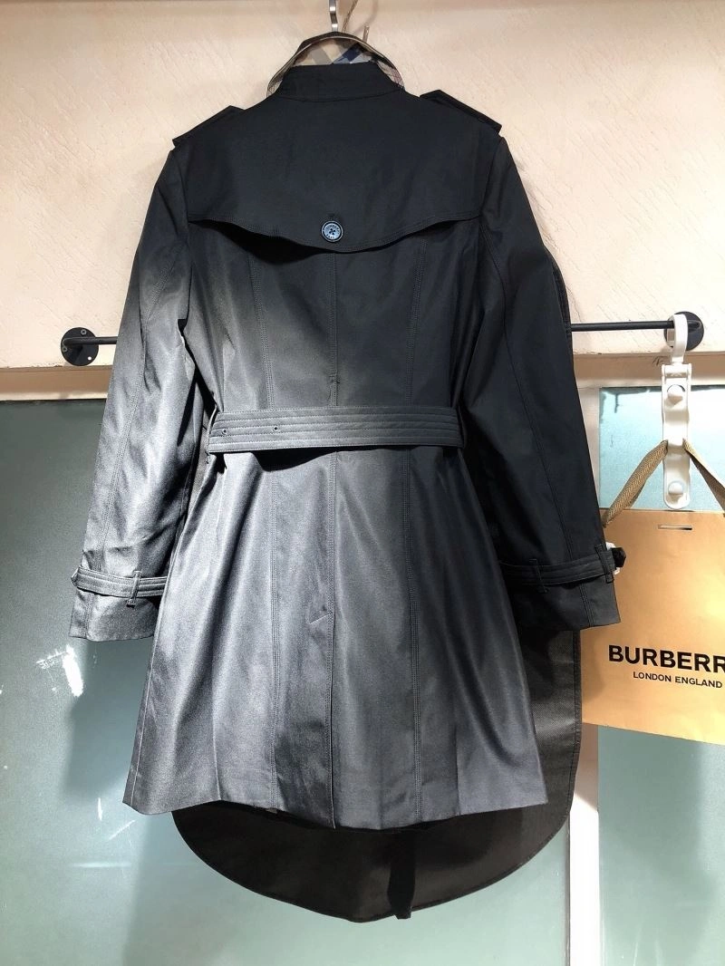 Elegant Burberry Outwear 104720