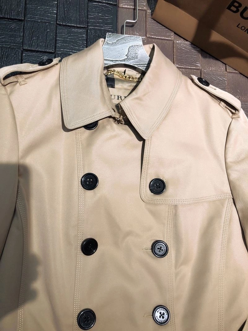 Unisex Burberry Outwear 104681