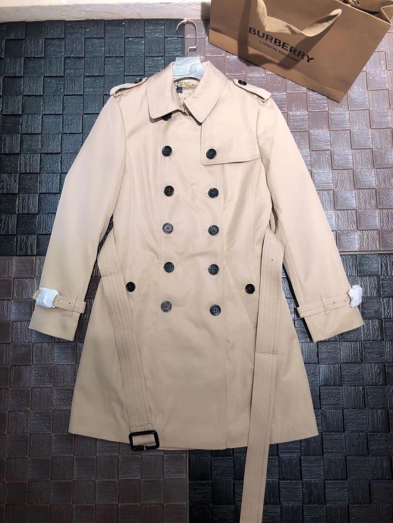 Unisex Burberry Outwear 104681