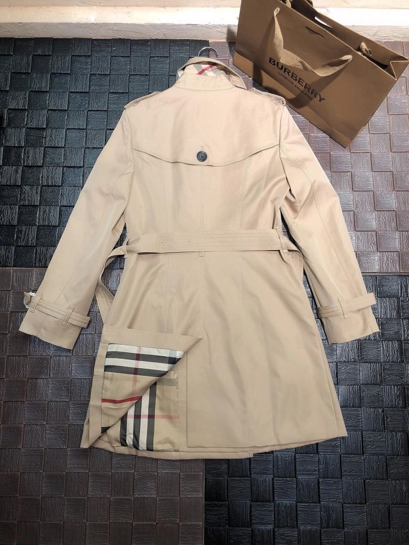 Unisex Burberry Outwear 104681